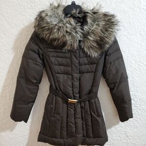 Brown Women's Winter Coat with Attachable Gold Belt. Size XS. Great Condition.